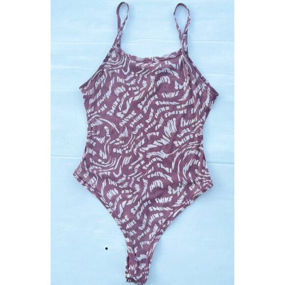 SKIMS Kim Kardashian Raspberry Swirl Mesh Strappy Summer Bodysuit Size 4X - Picture 8 of 9